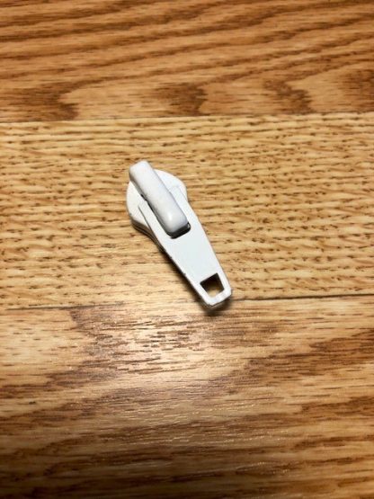 YKK Zipper Single locking Medal Slider #10 White (Coil)