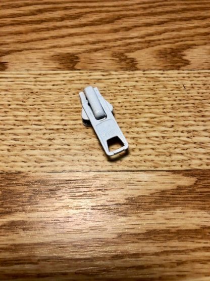 YKK Zipper Single locking Medal Slider #10 White (Tooth)